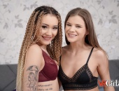 Hands on... Teeny lesbo gallery photo